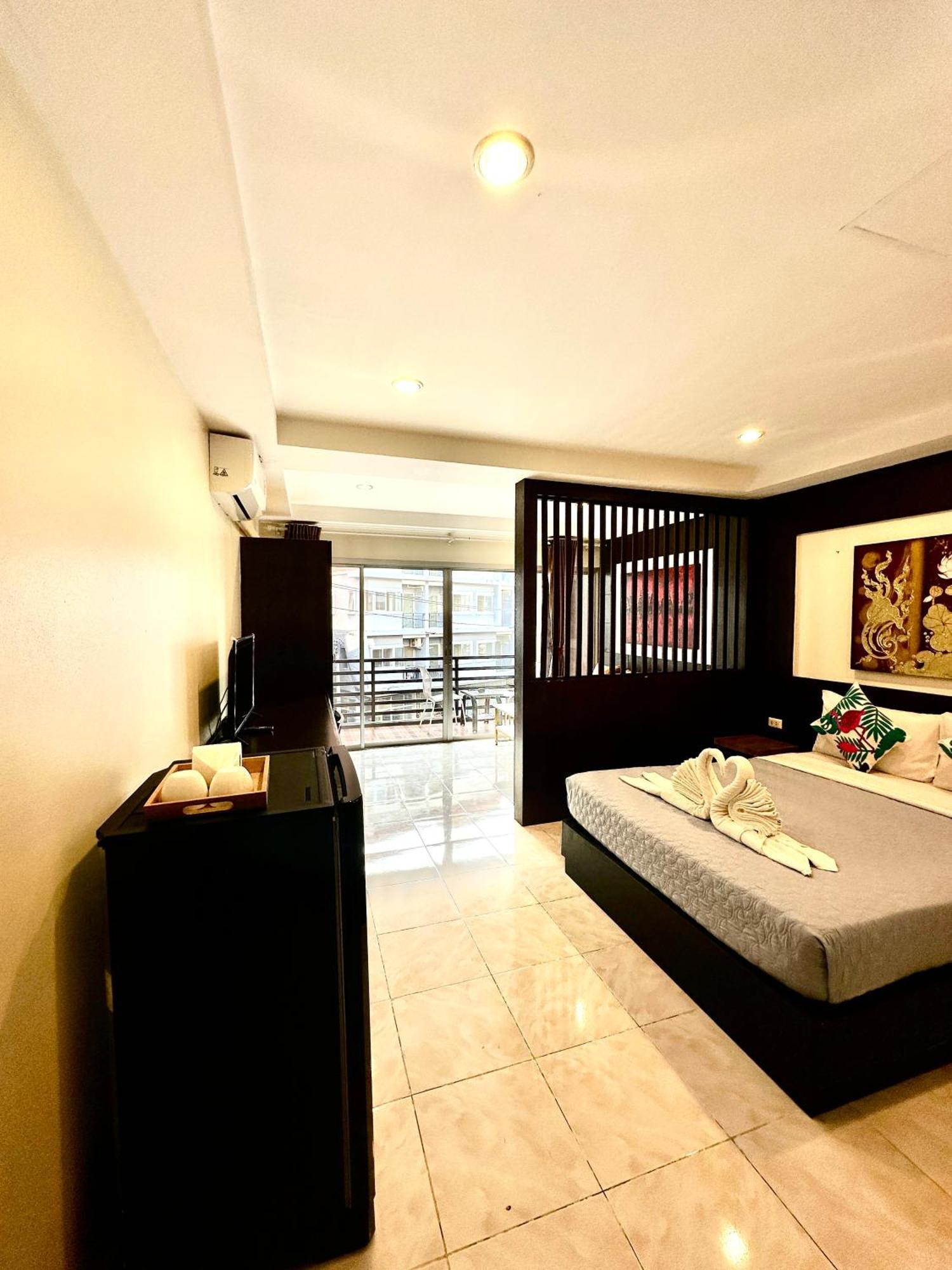 Thai Classic House Patong Exterior photo