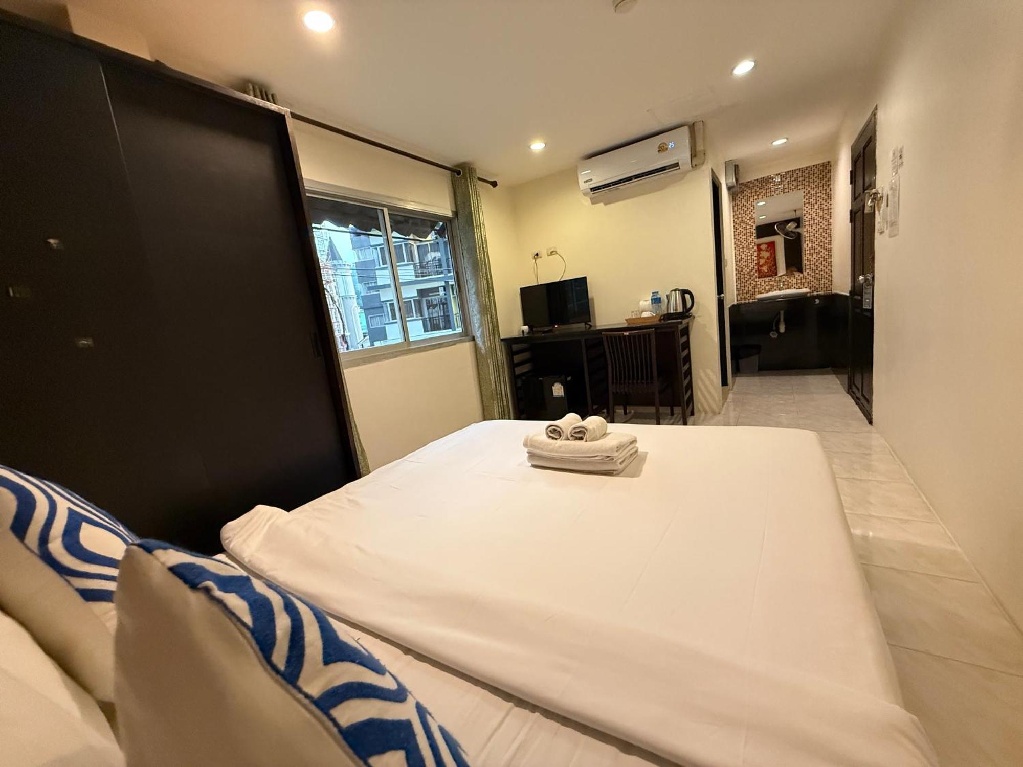 Thai Classic House Patong Exterior photo